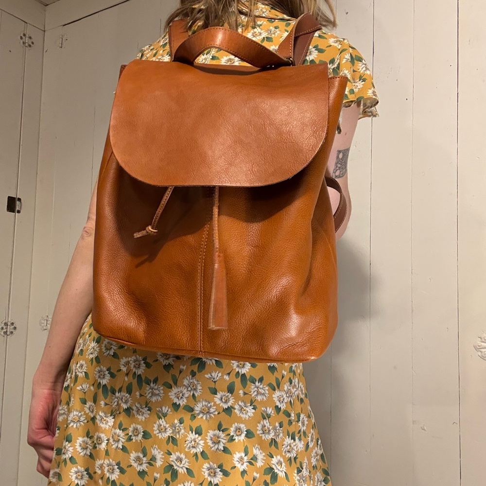 The perfect 100% leather backpack